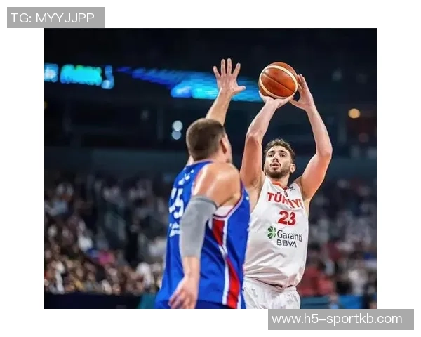 申京谈比赛表现：上半场不佳激励我提升自我表现