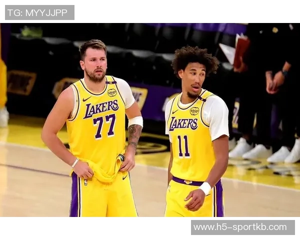 湖人新签赫伯特琼斯三年6758万多队认为其价值可达两个首轮选秀权 湖人新签赫伯特琼斯三年6758万多队认为其价值可达两个首轮选秀权